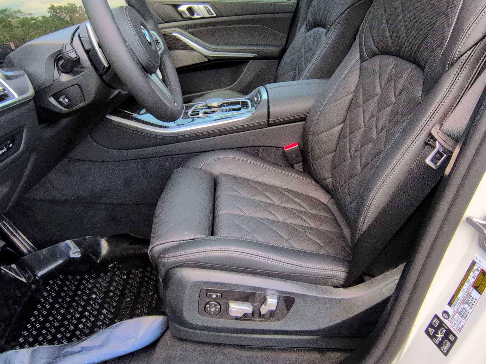 Thumbnail: 2026 BMW X5 - 17