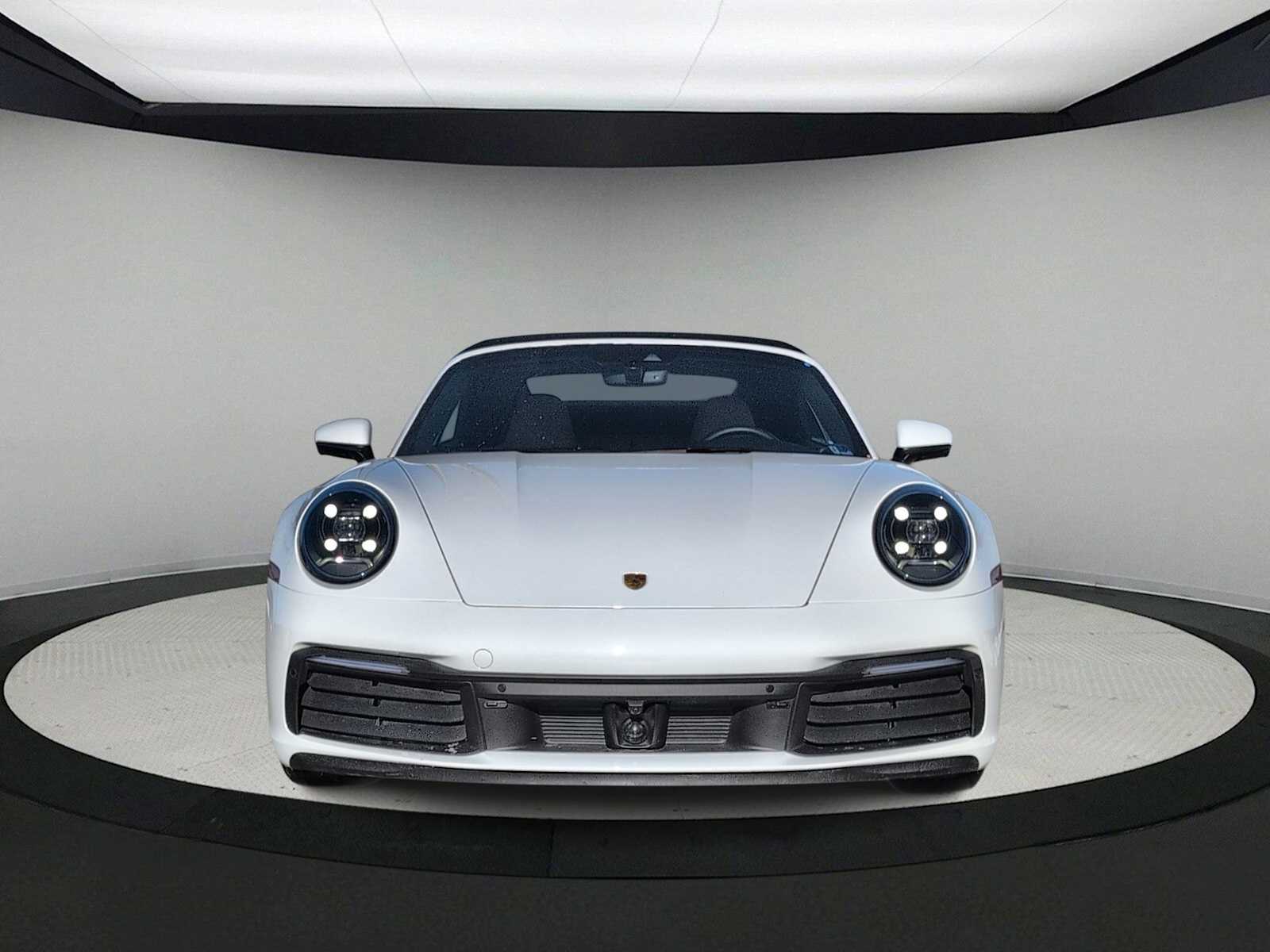 Thumbnail: 2020 Porsche 911 - 3