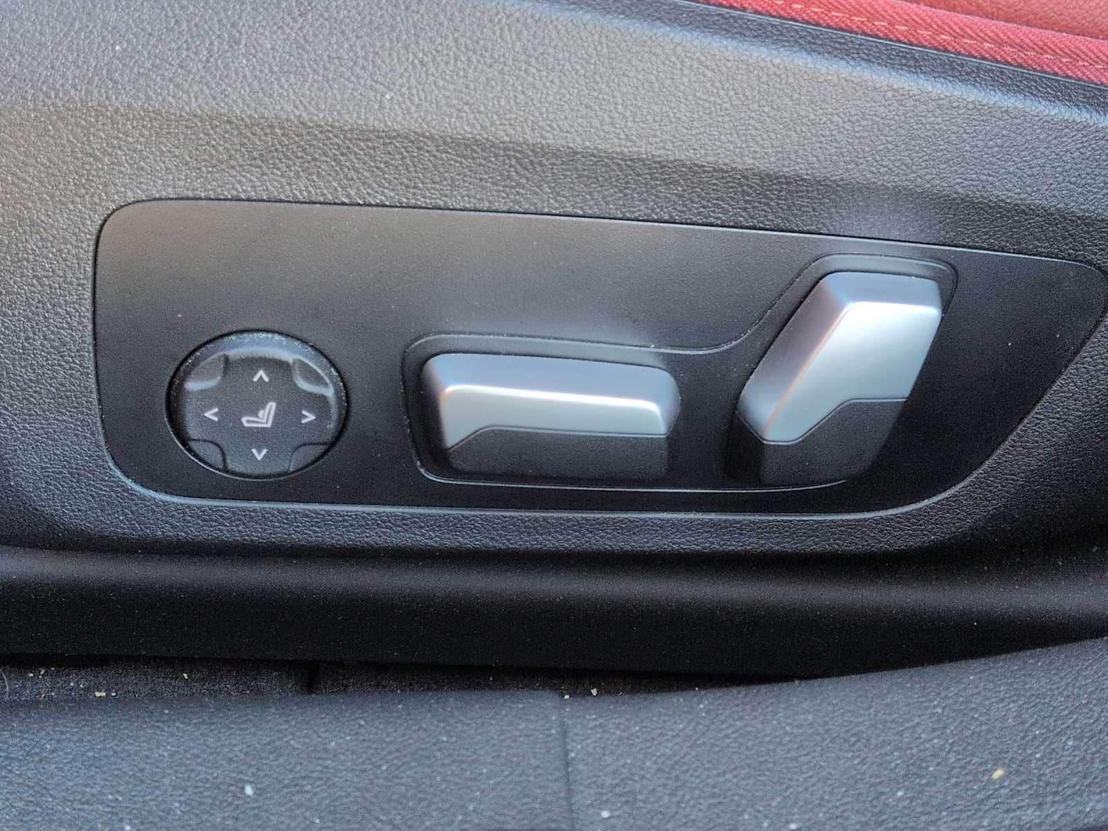 Thumbnail: 2023 BMW i4 - 18