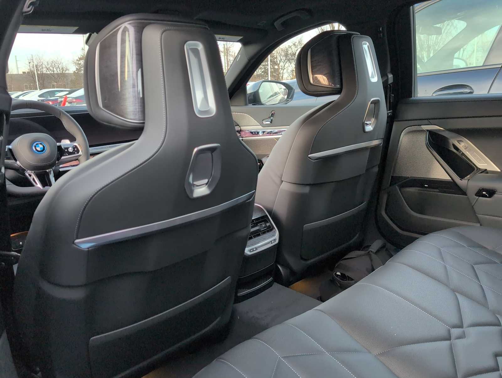 Thumbnail: 2026 BMW 7 Series - 18