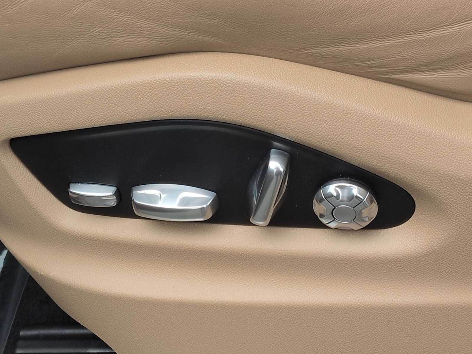 Thumbnail: 2021 Porsche Cayenne - 17