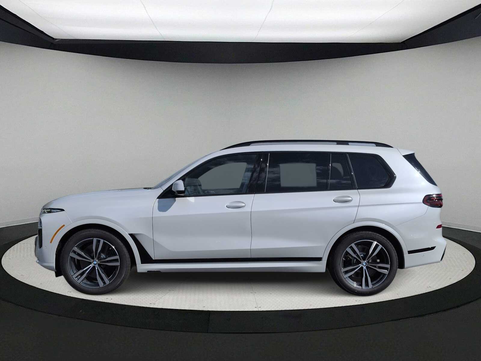 Thumbnail: 2026 BMW X7 - 5