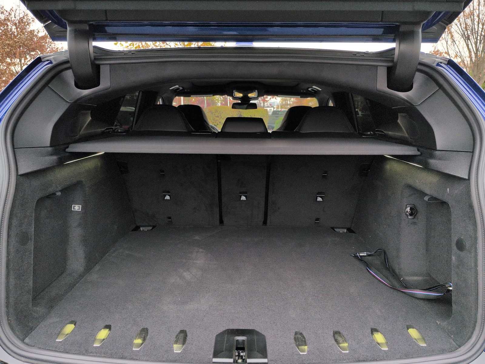 Thumbnail: 2026 BMW XM - 35