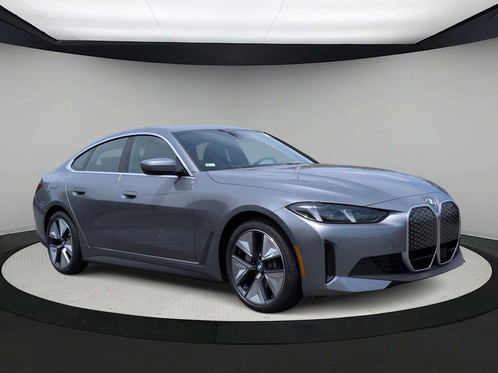 Thumbnail: 2026 BMW i4 - 2