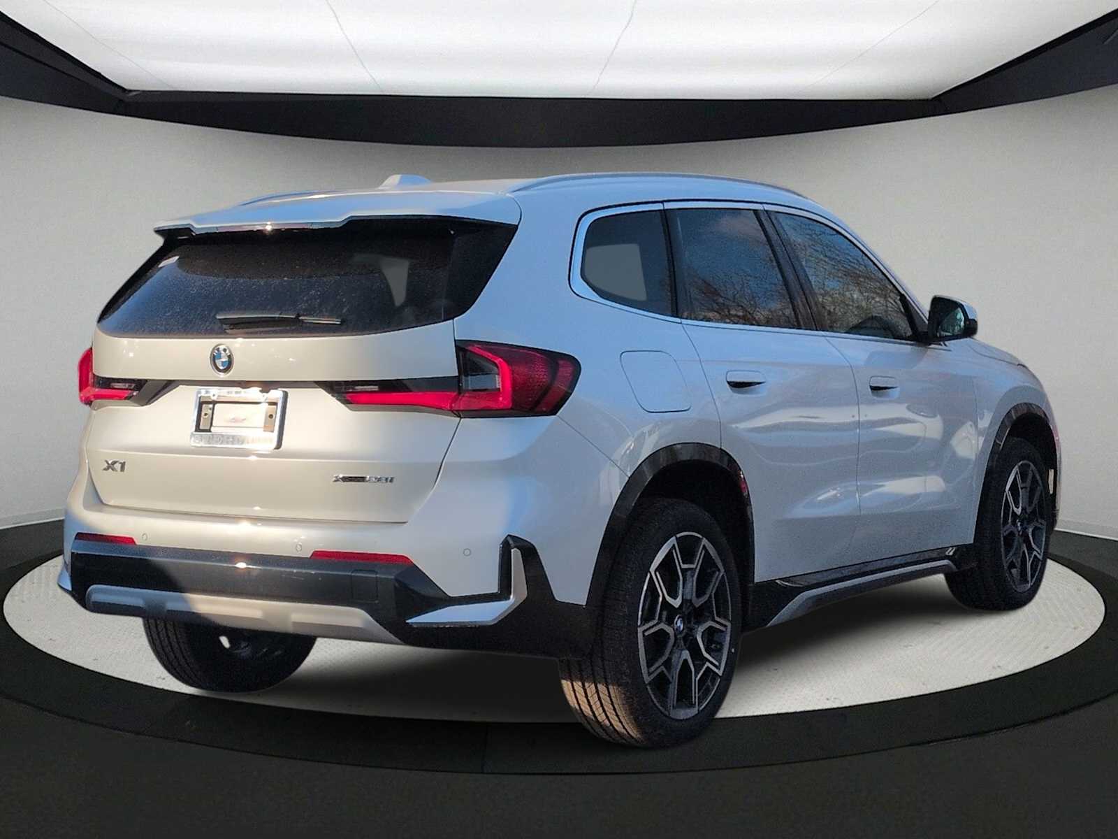 Thumbnail: 2026 BMW X1 - 8