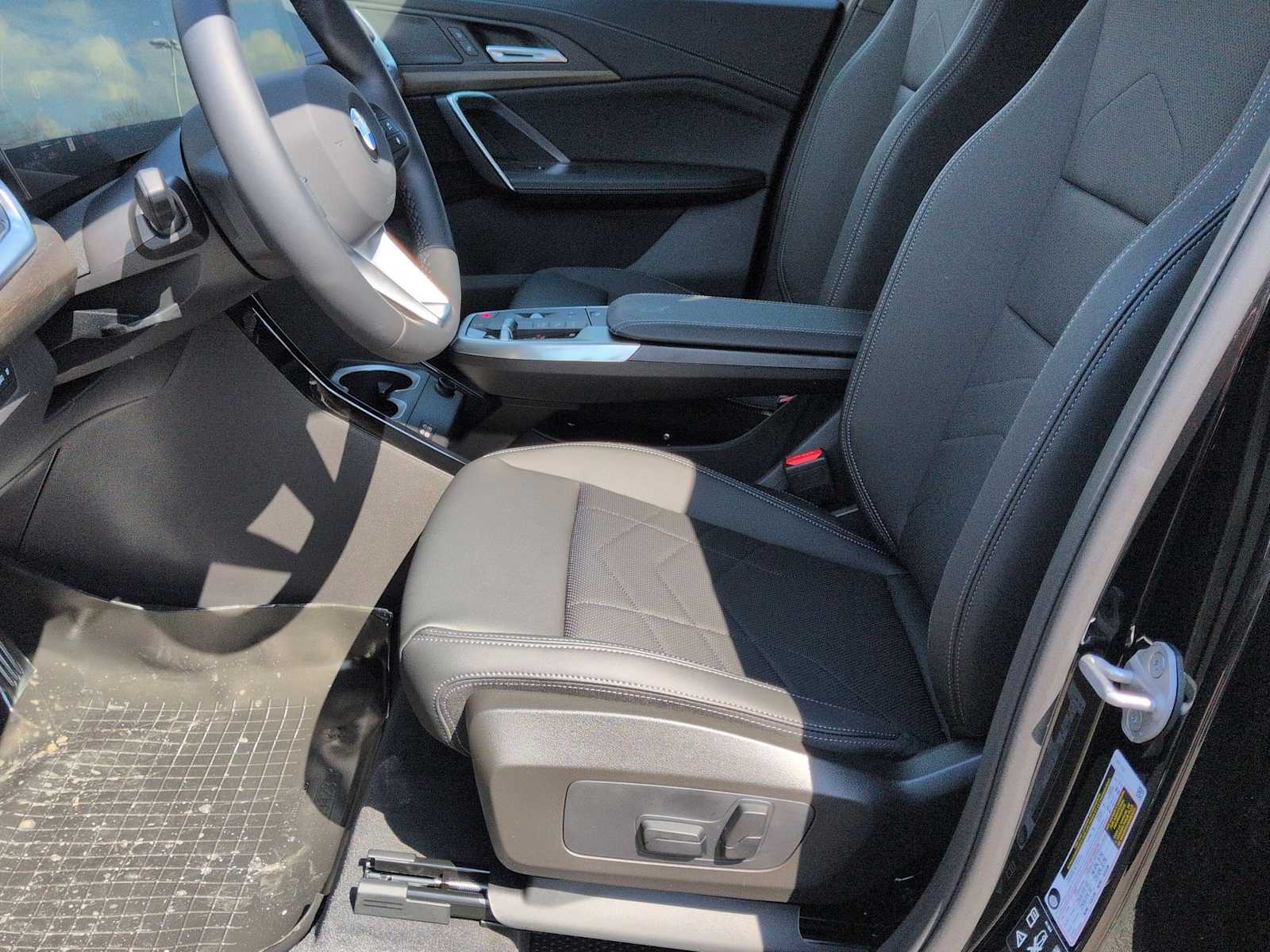 Thumbnail: 2026 BMW X1 - 17