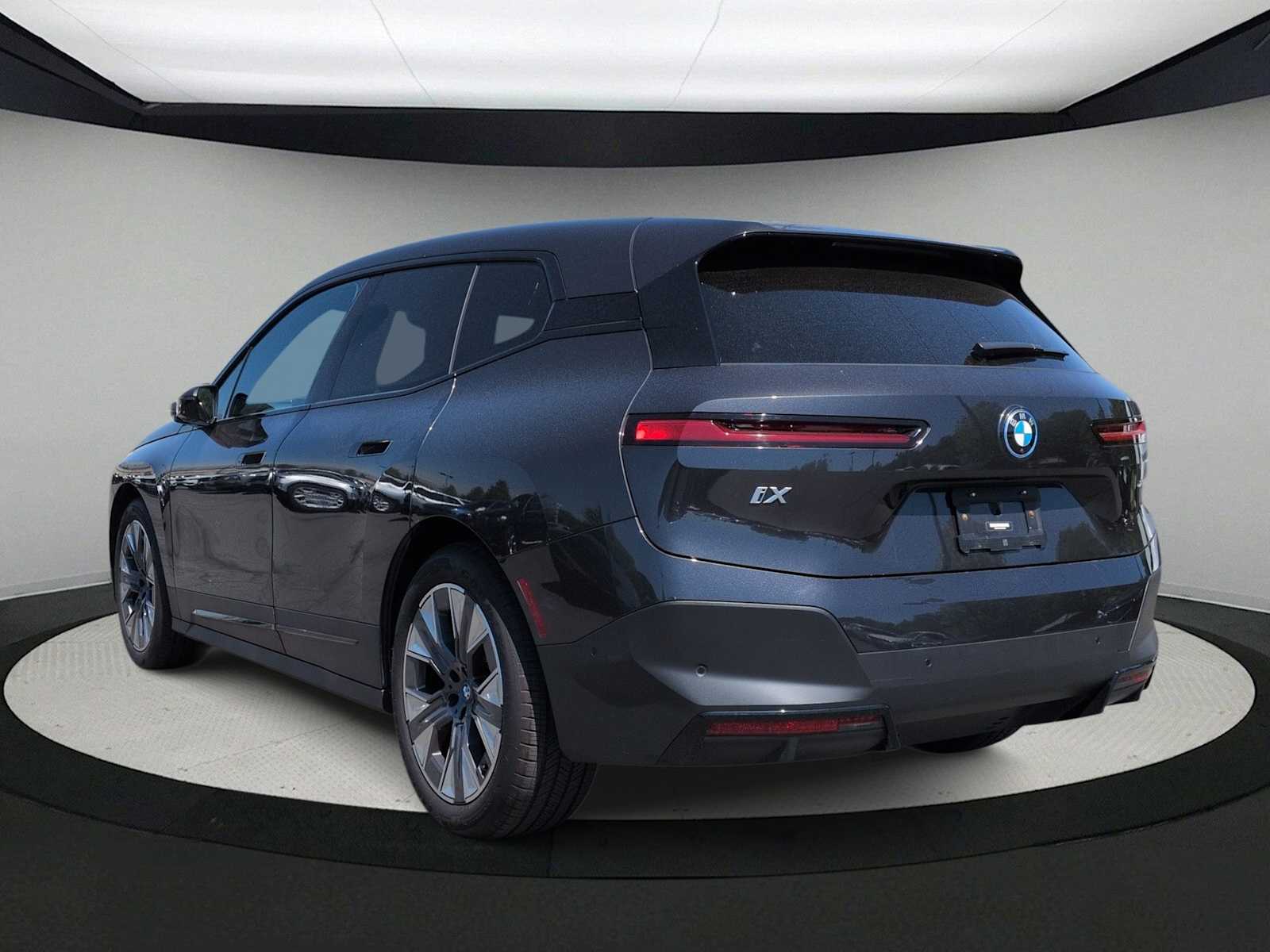Thumbnail: 2022 BMW iX - 6