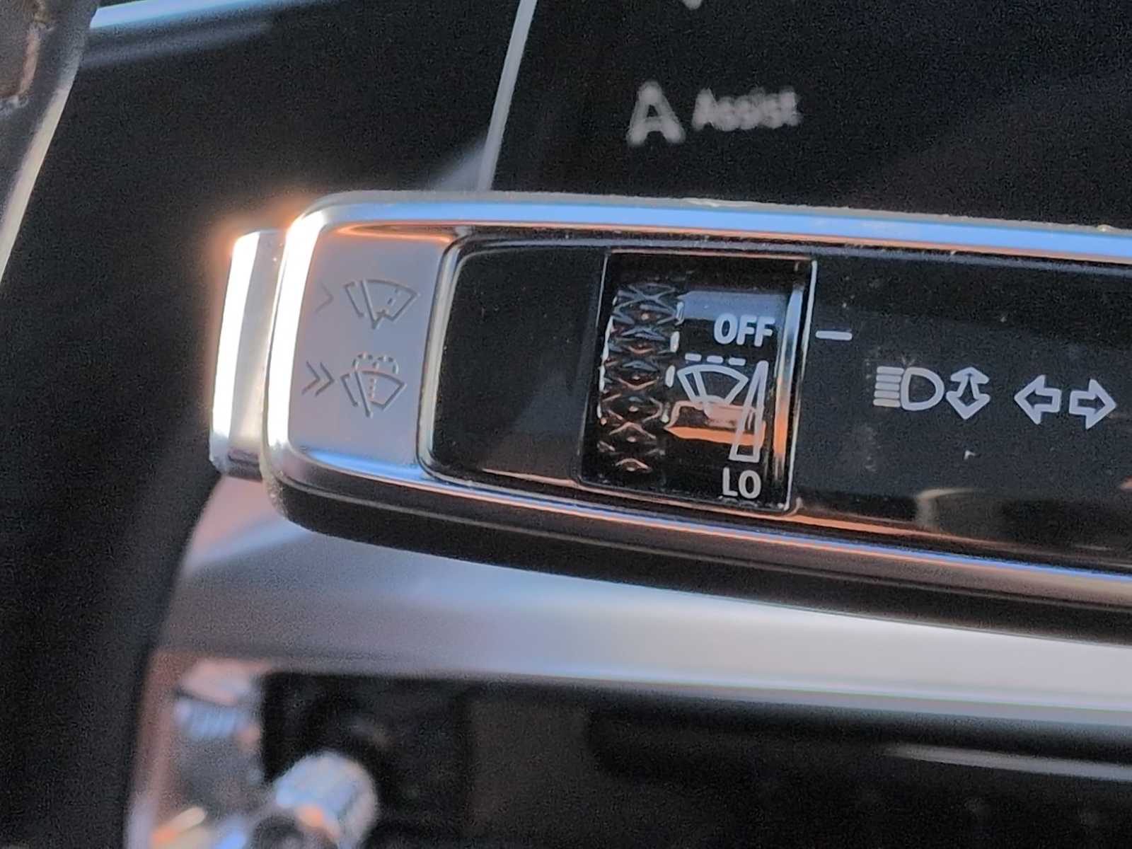 Thumbnail: 2024 Cadillac Lyriq - 28