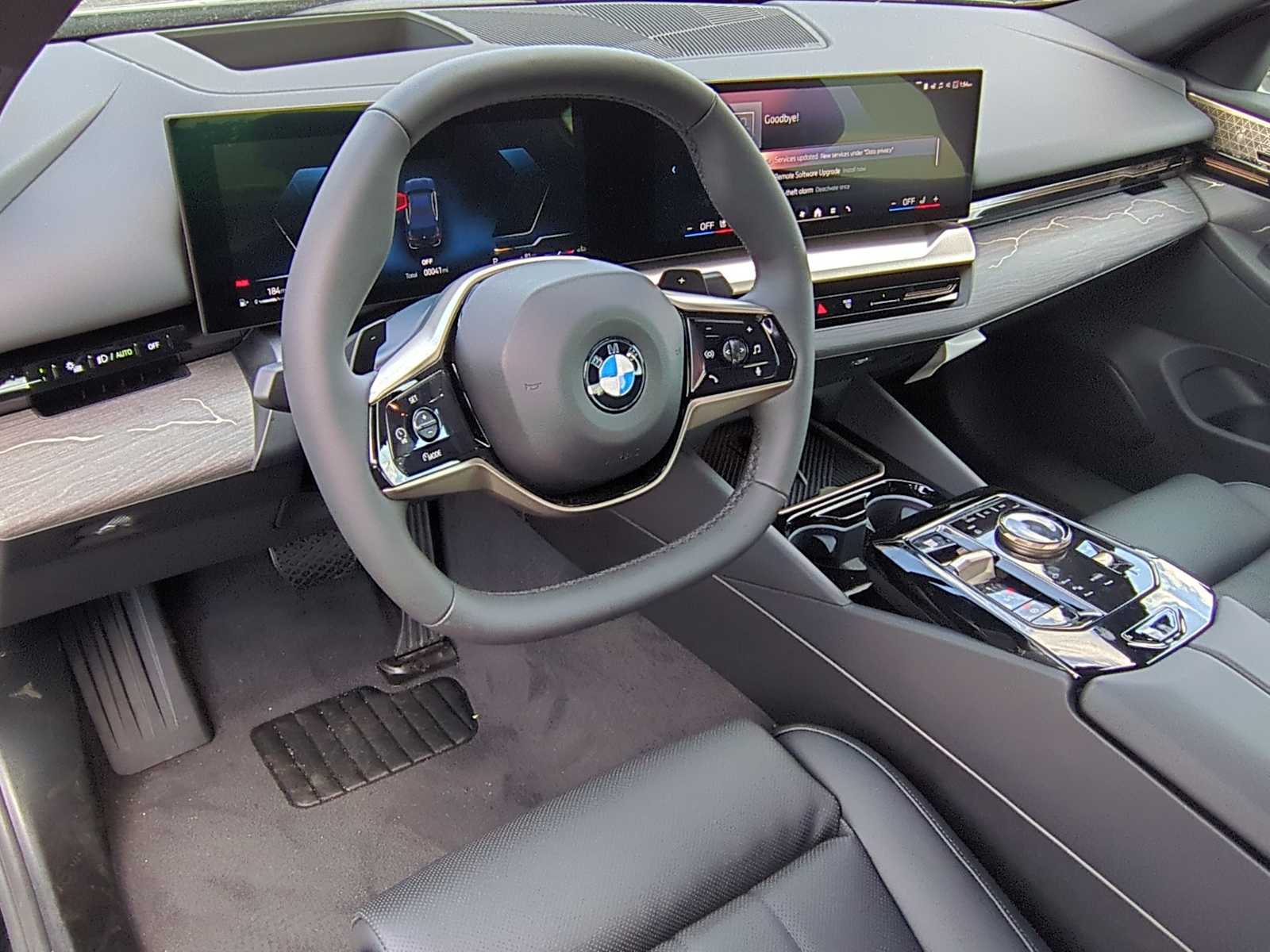 Thumbnail: 2025 BMW 5 Series - 10