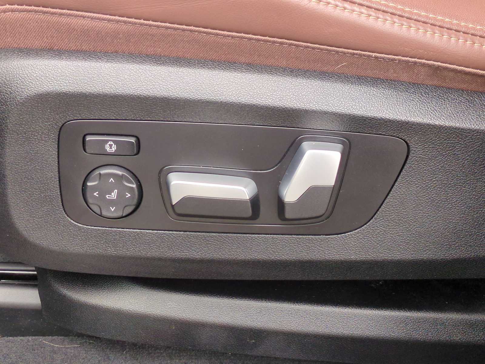 Thumbnail: 2023 BMW X6 - 18