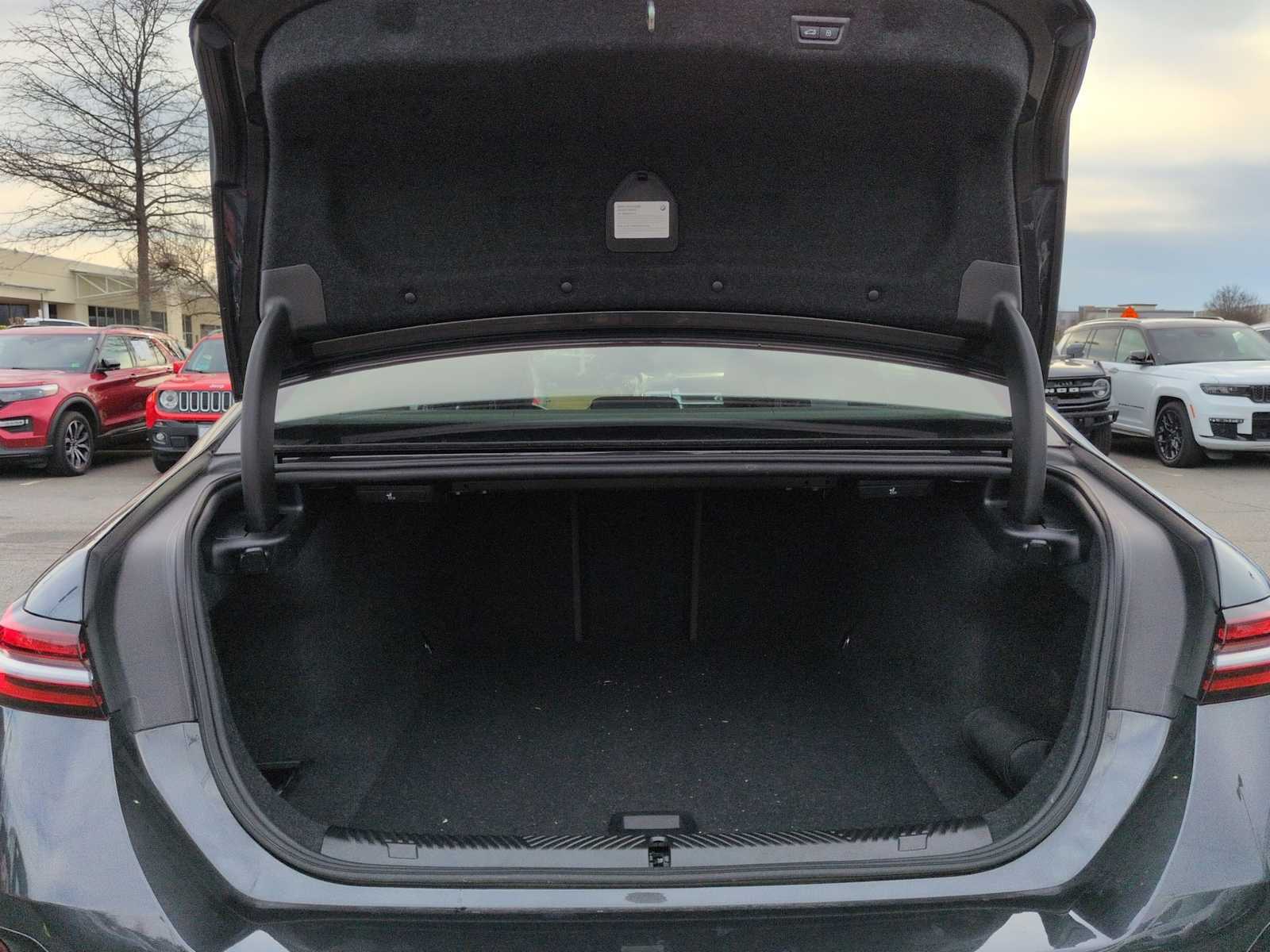 Thumbnail: 2025 BMW i5 - 35