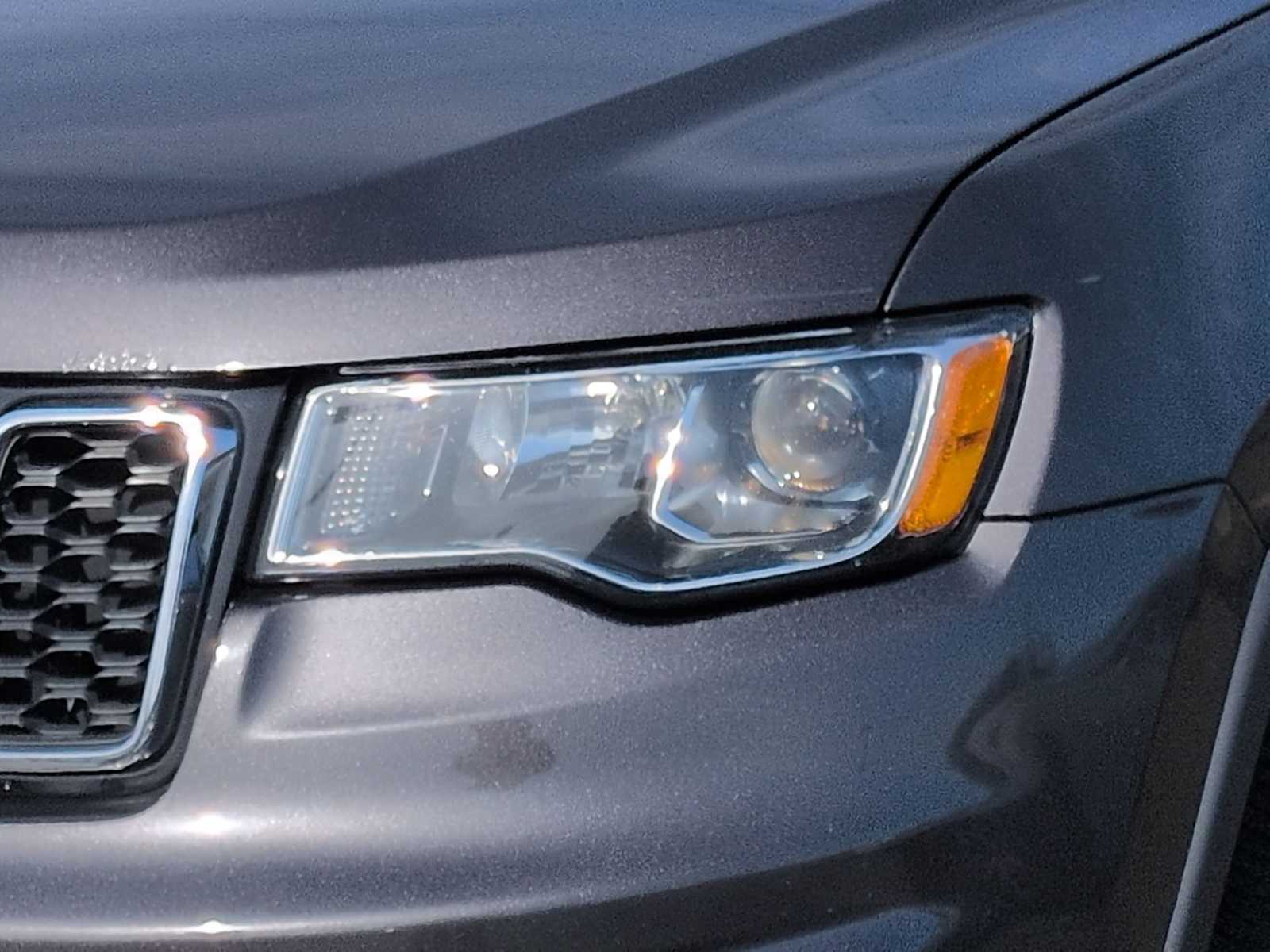 Thumbnail: 2018 Jeep Grand Cherokee - 11