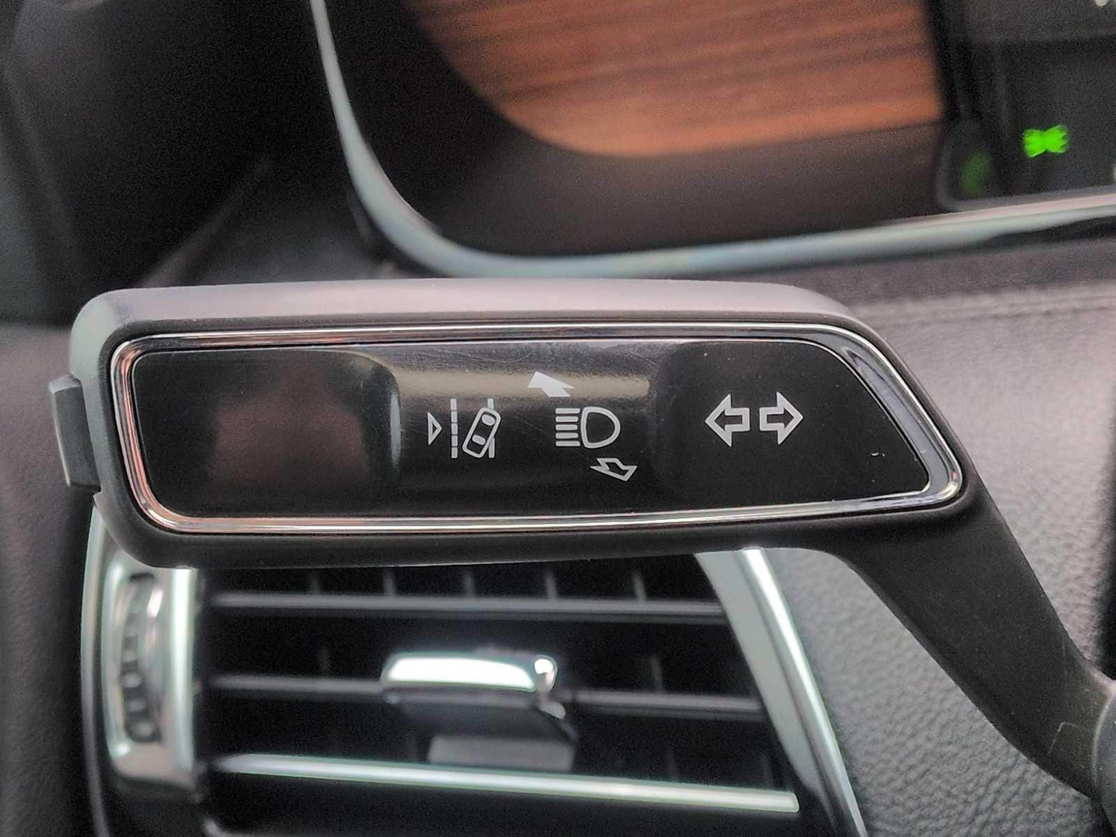 Thumbnail: 2020 Lincoln Navigator L - 28