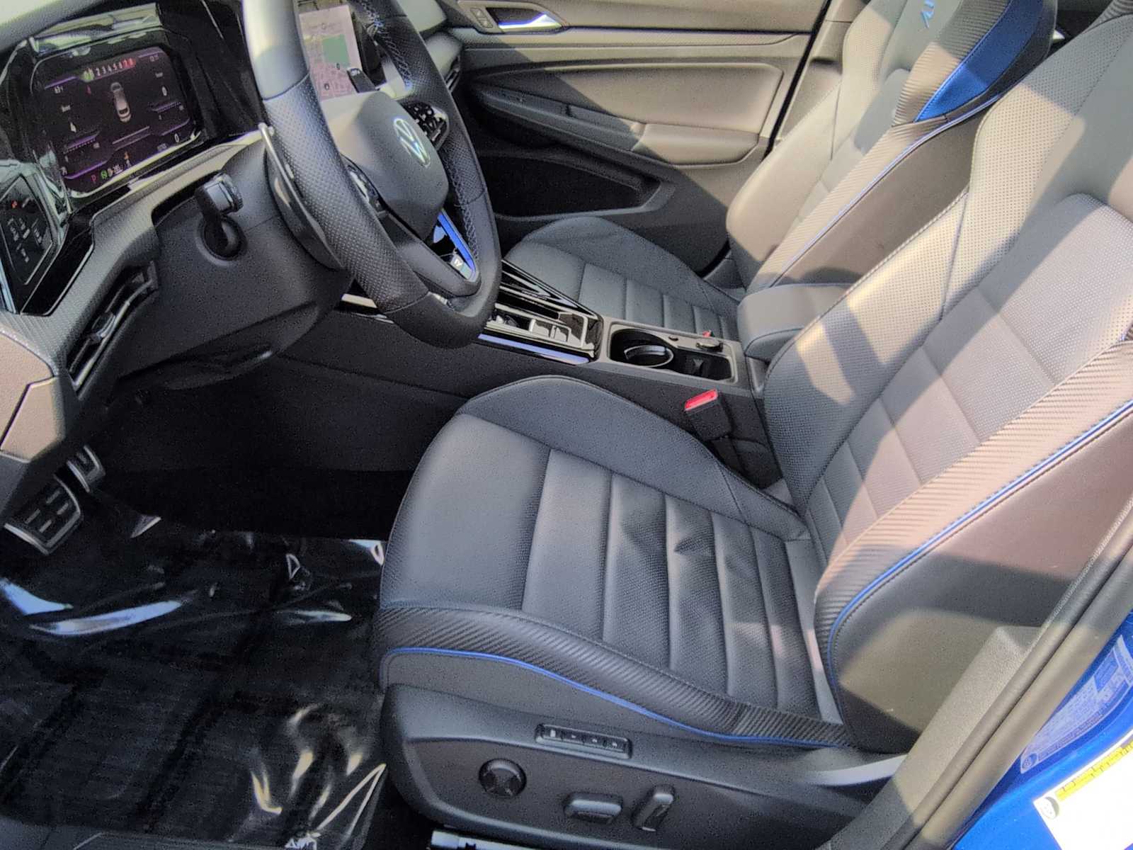 Thumbnail: 2024 Volkswagen Golf - 17