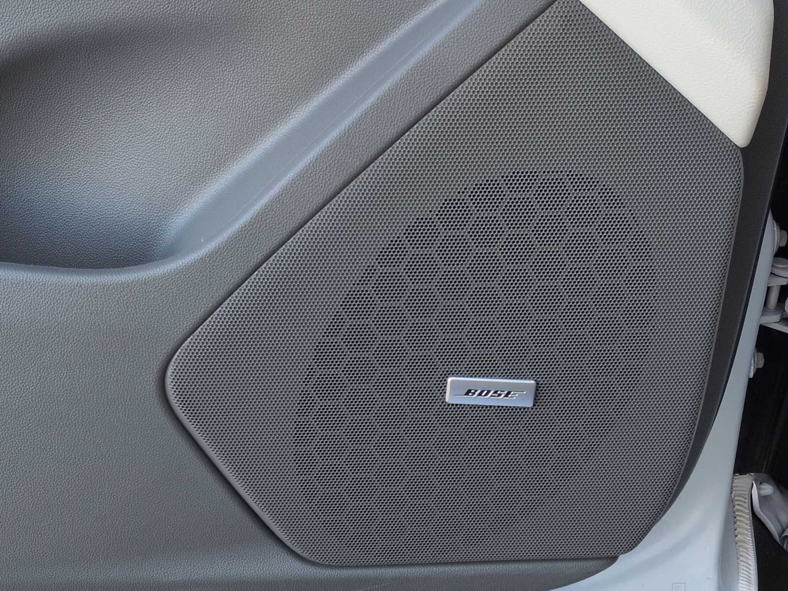 Thumbnail: 2025 Cadillac XT5 - 33