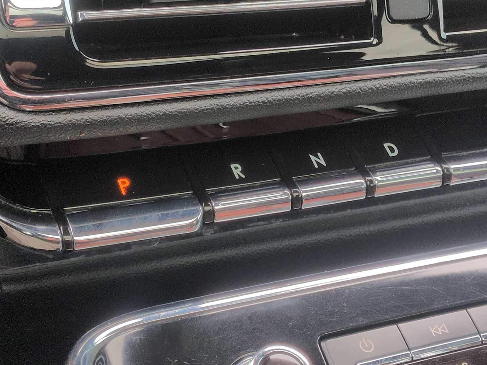 Thumbnail: 2020 Lincoln Navigator L - 33