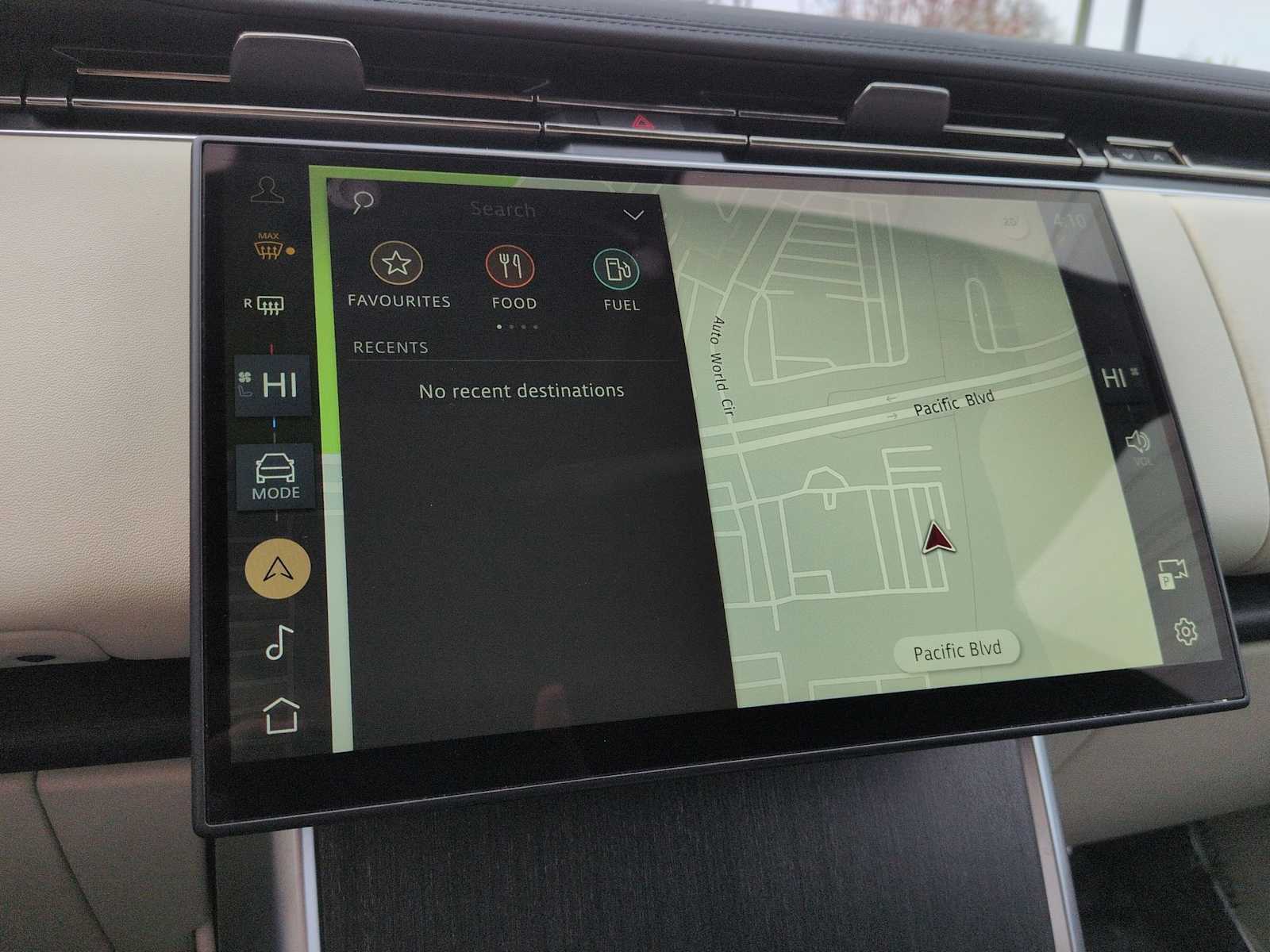 Thumbnail: 2024 Land Rover Range Rover - 31