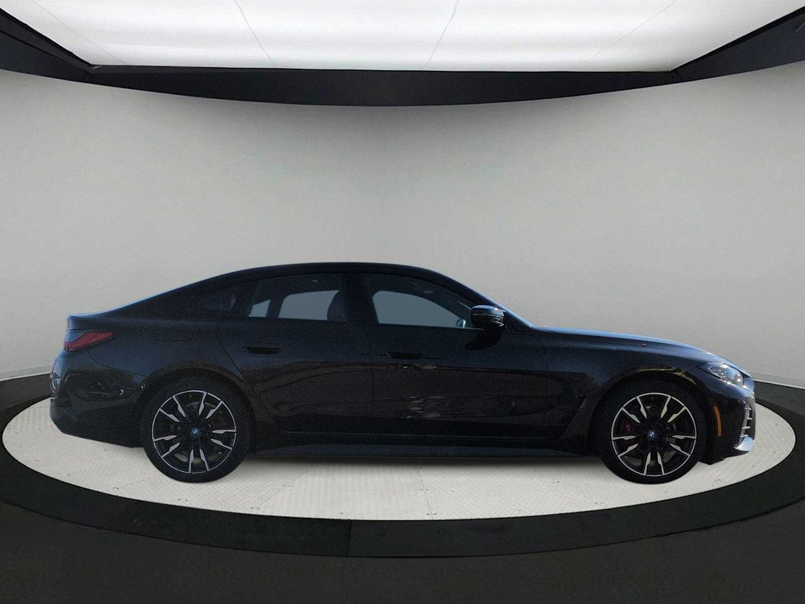 Thumbnail: 2023 BMW i4 - 9