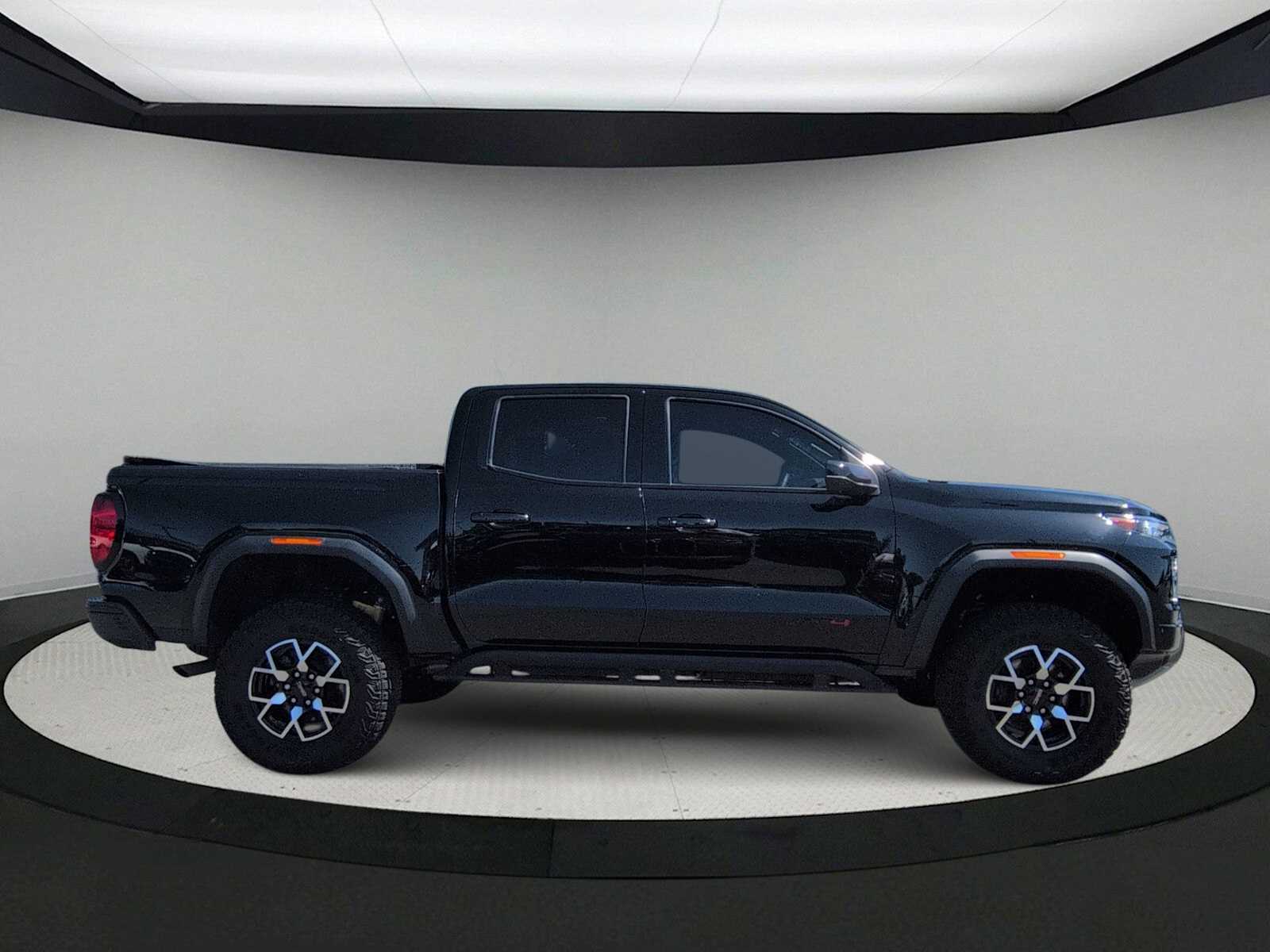 Thumbnail: 2024 GMC Canyon - 8