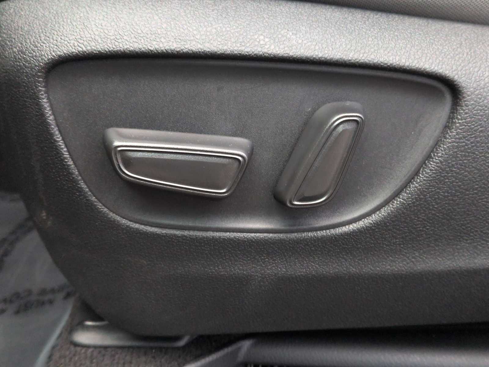 Thumbnail: 2024 Toyota Sienna - 18