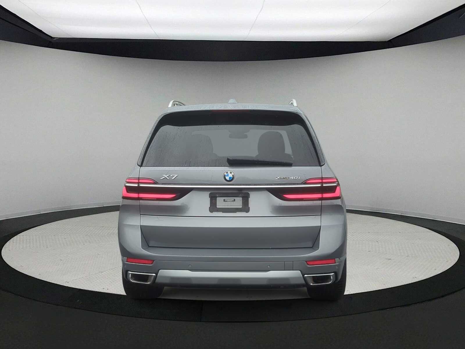 Thumbnail: 2023 BMW X7 - 7