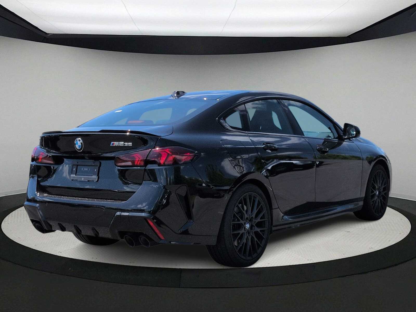 Thumbnail: 2025 BMW 2 Series - 8