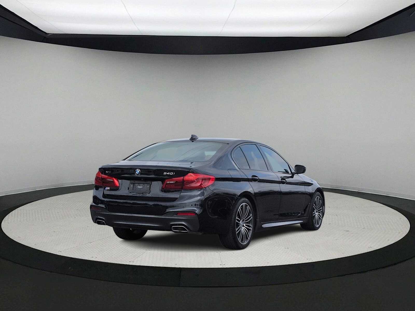 Thumbnail: 2020 BMW 5 Series - 8