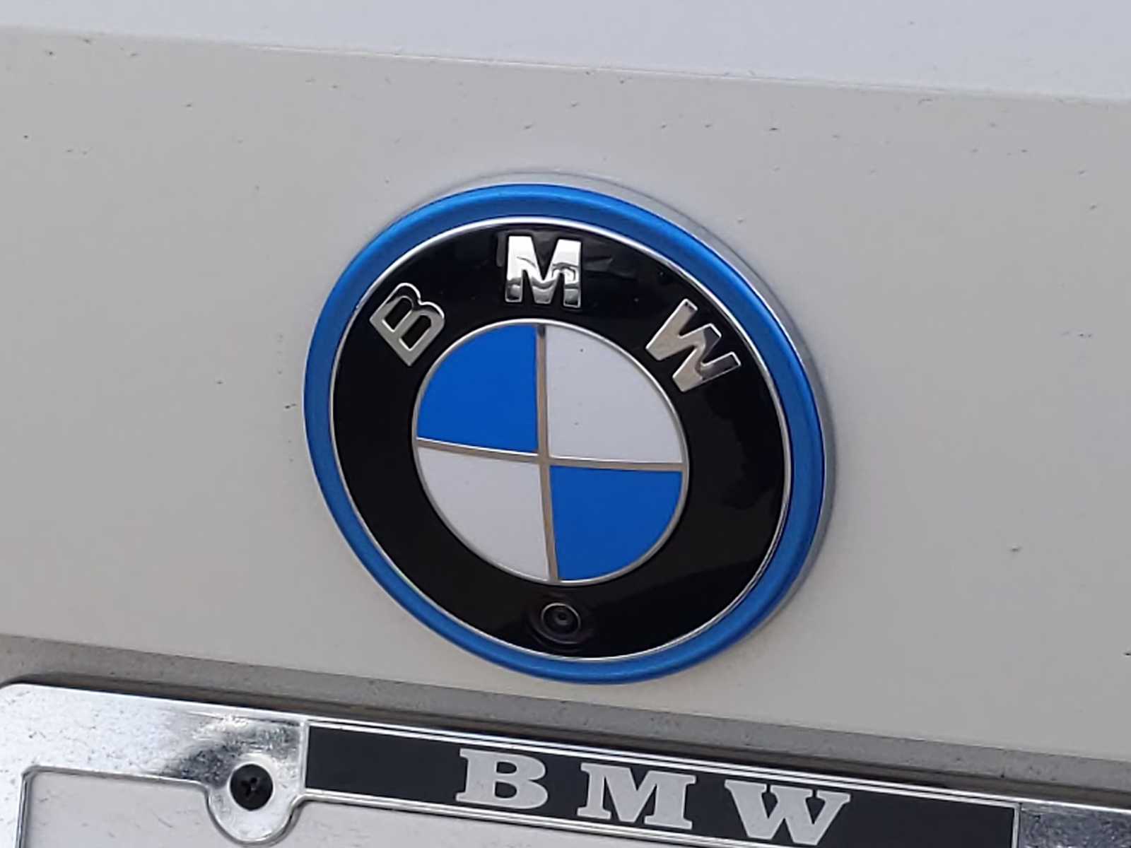 Thumbnail: 2025 BMW i4 - 11