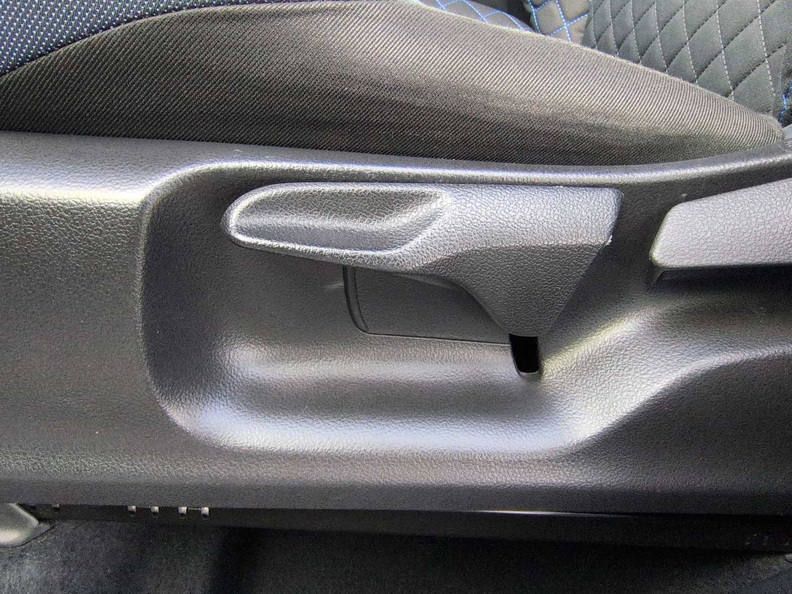 Thumbnail: 2020 Toyota C-HR - 18