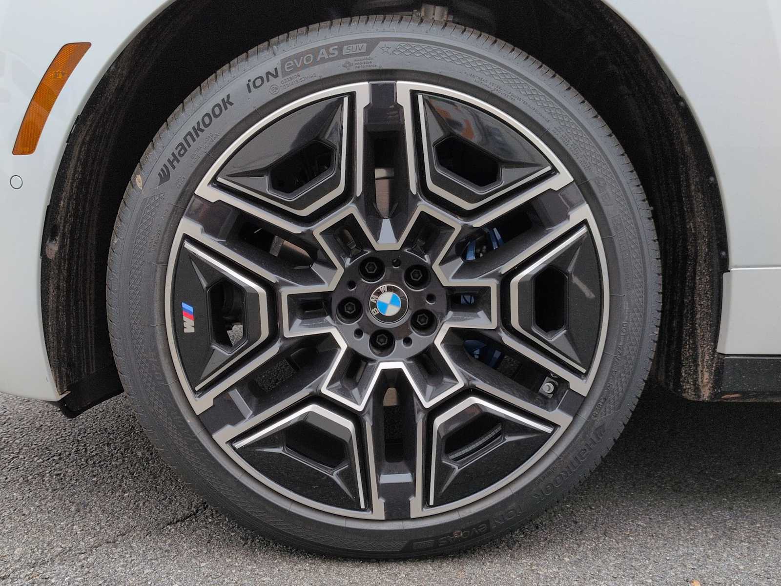 Thumbnail: 2026 BMW iX - 14