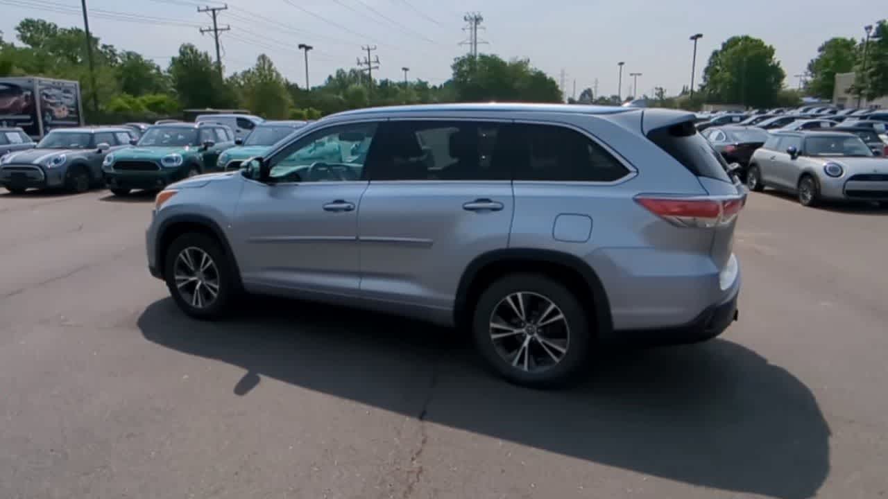 Thumbnail: 2016 Toyota Highlander - 7