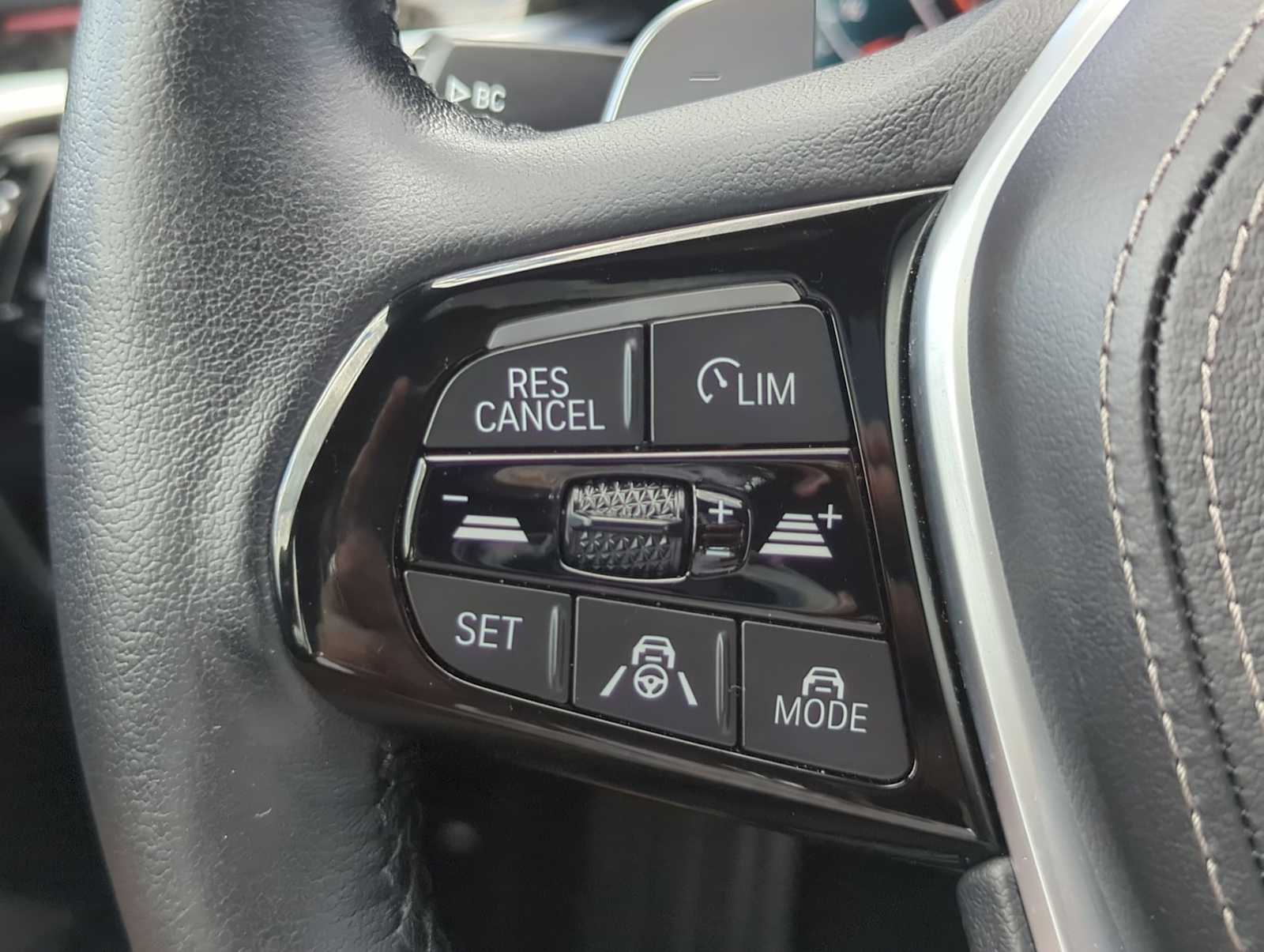 Thumbnail: 2023 BMW 5 Series - 24