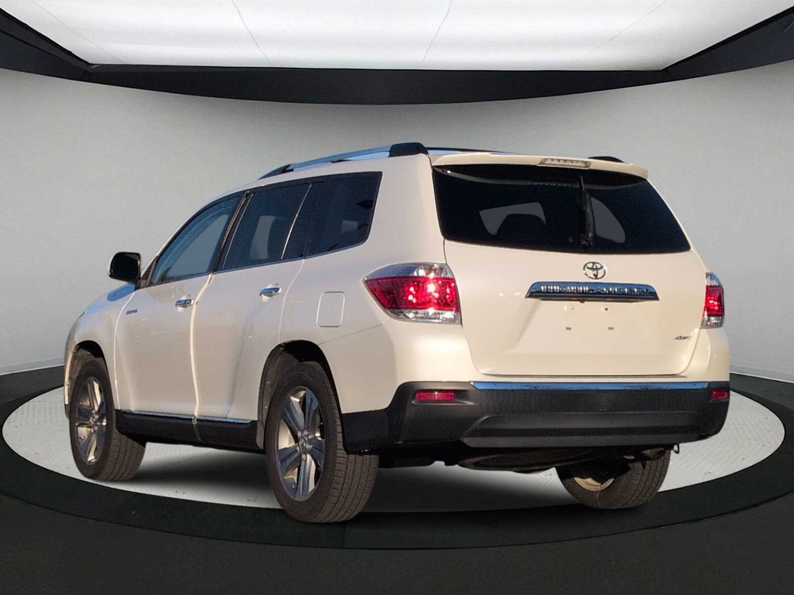 Thumbnail: 2011 Toyota Highlander - 6