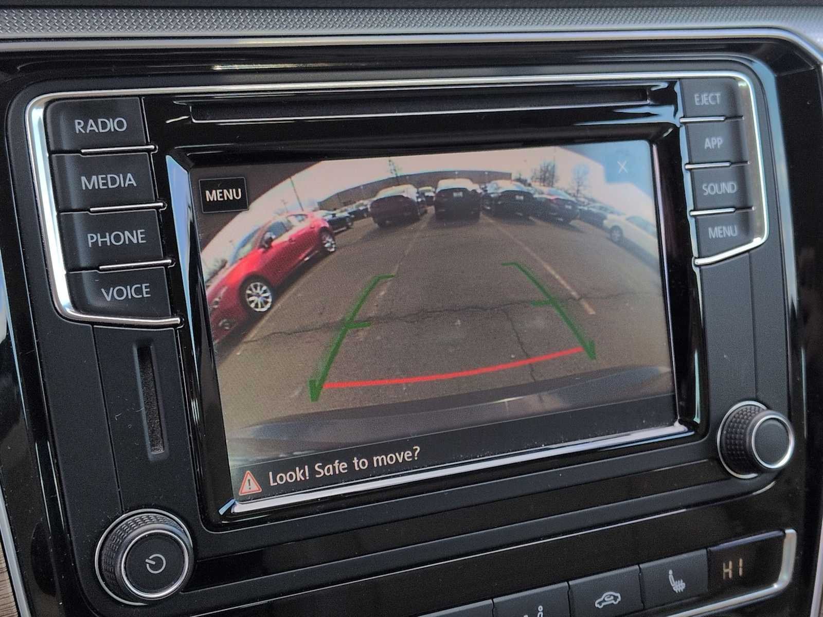 Thumbnail: 2018 Volkswagen Passat - 31