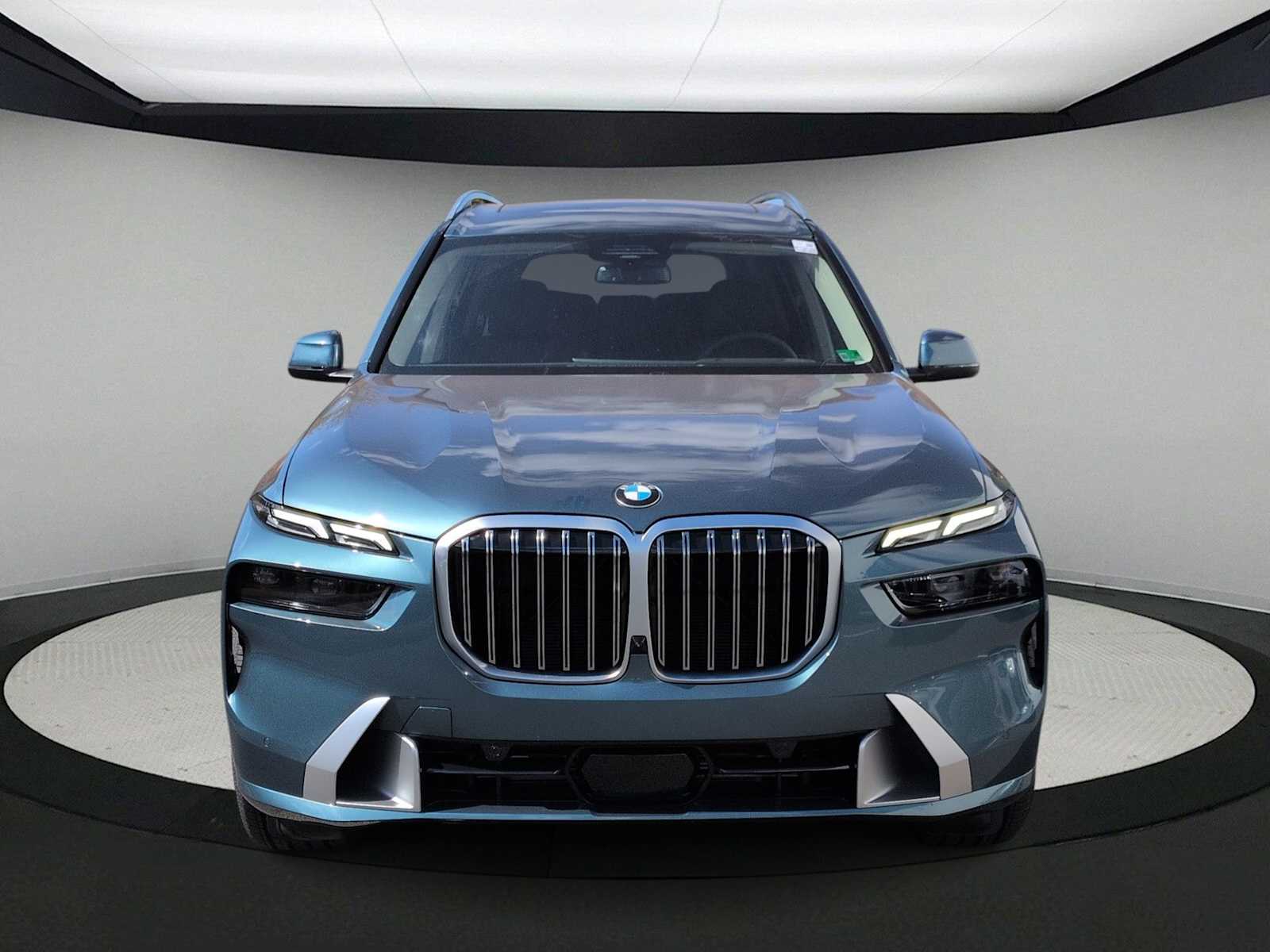 Thumbnail: 2026 BMW X7 - 3