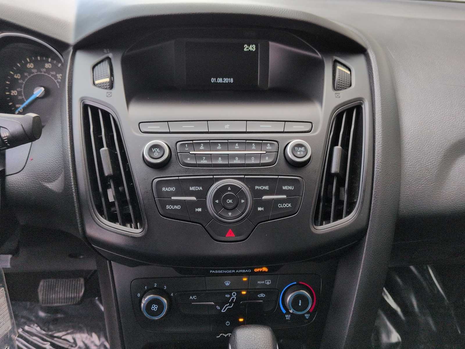 Thumbnail: 2018 Ford Focus - 27