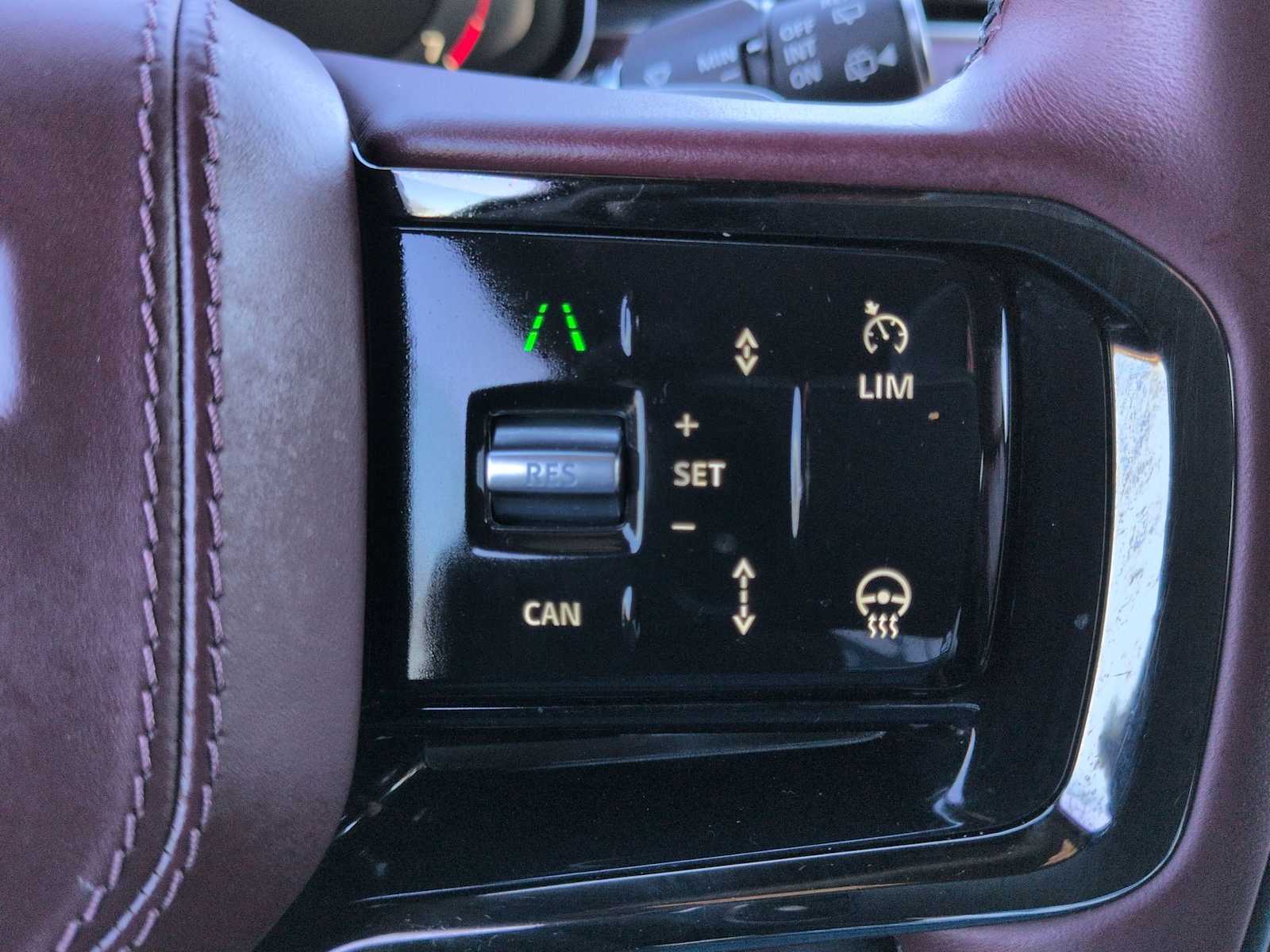 Thumbnail: 2025 Land Rover Range Rover Sport - 27