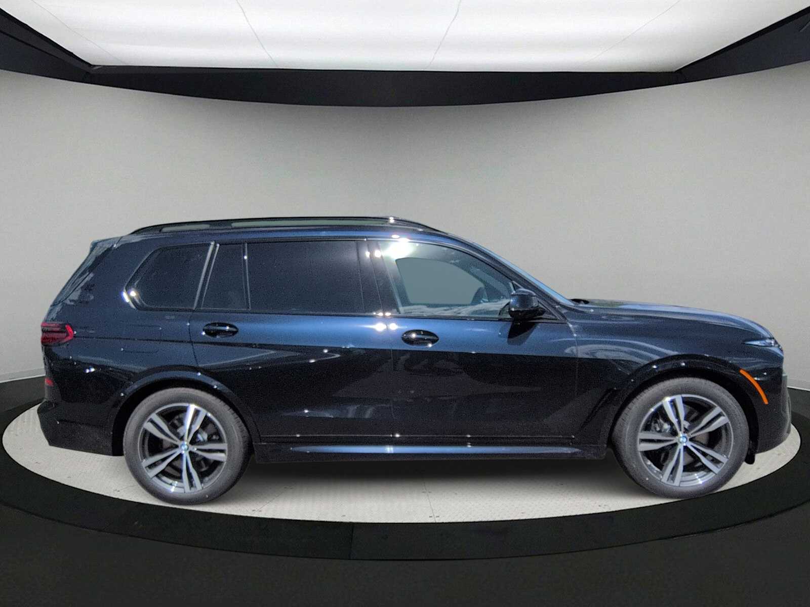 Thumbnail: 2027 BMW X7 - 9
