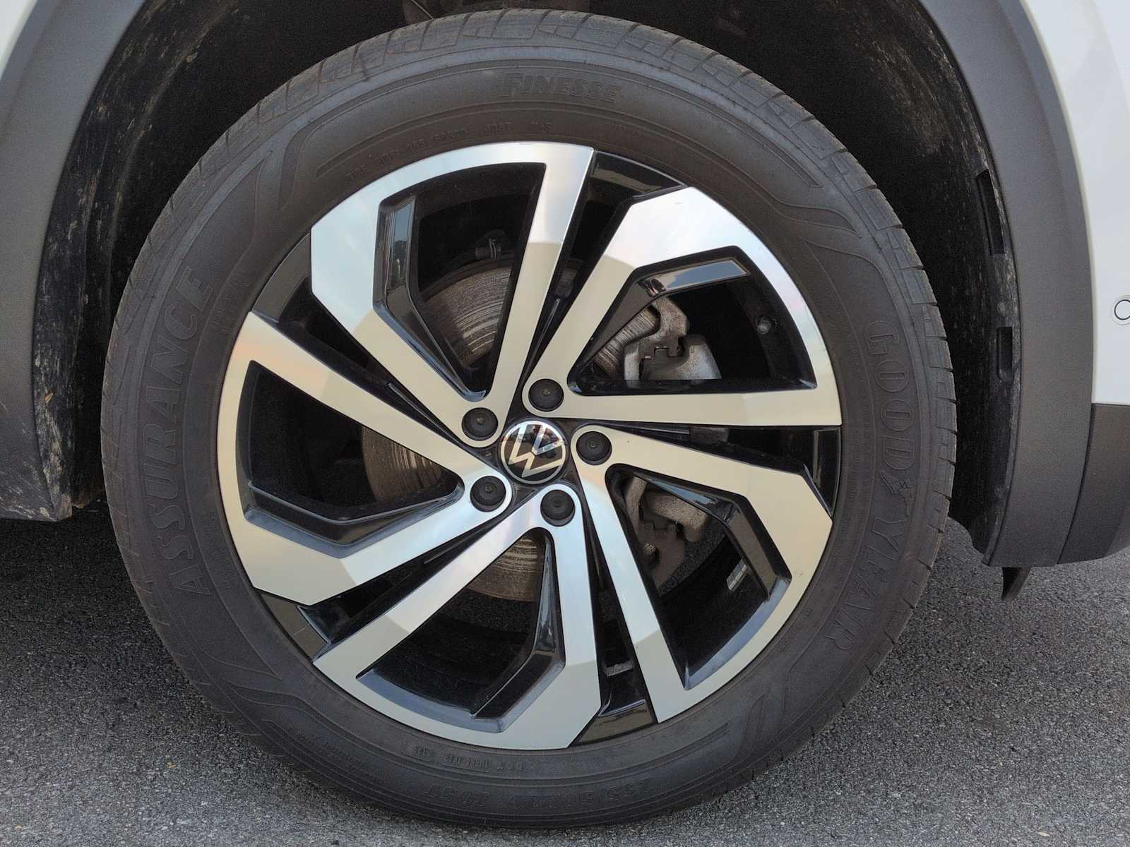 Thumbnail: 2021 Volkswagen Atlas - 14