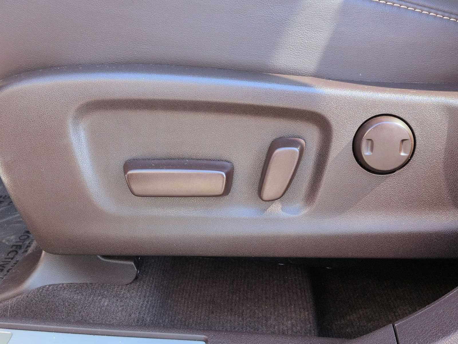 Thumbnail: 2016 Lexus RX - 18