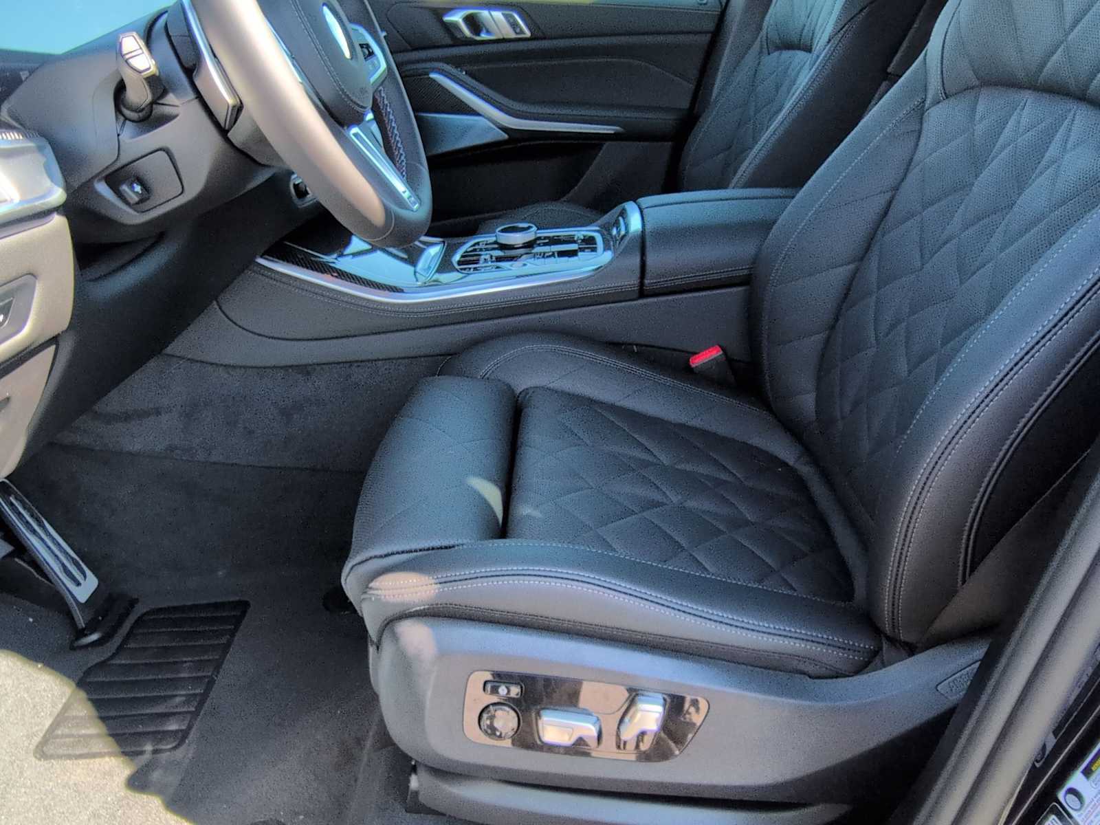 Thumbnail: 2026 BMW X5 - 17