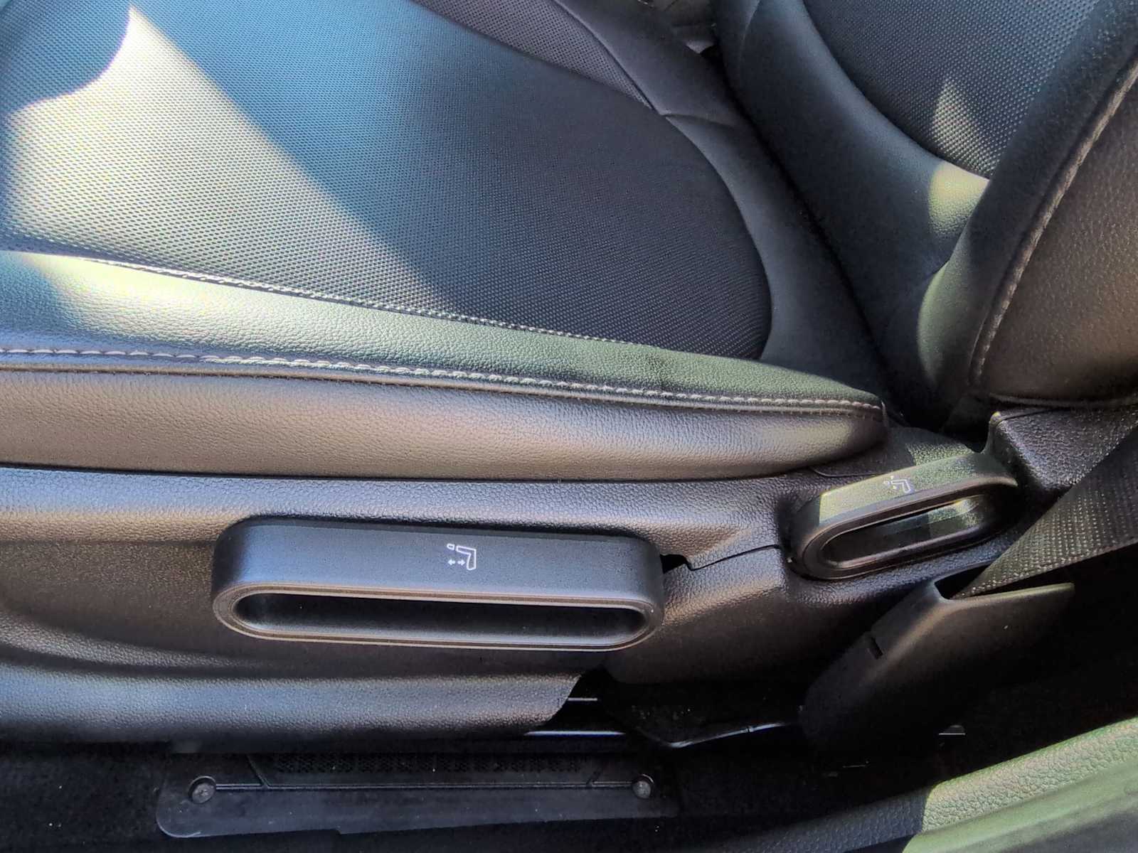 Thumbnail: 2019 MINI Cooper Hardtop - 18