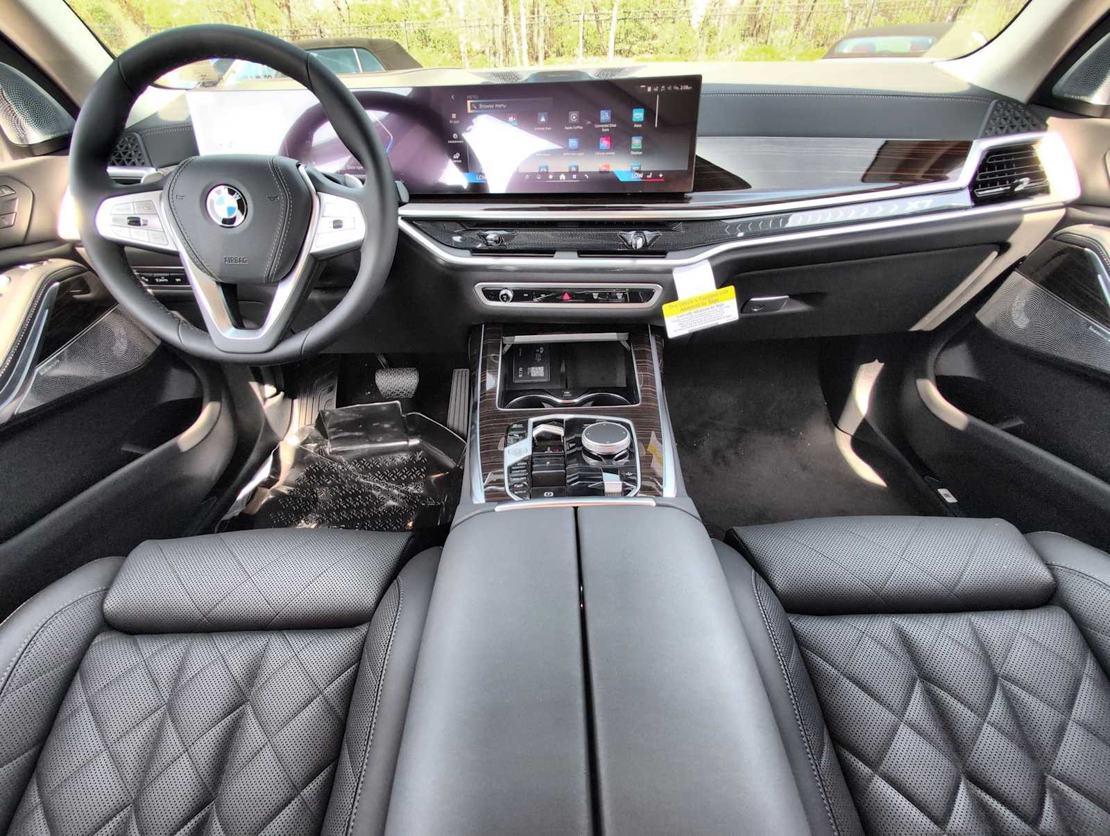 Thumbnail: 2026 BMW X7 - 15