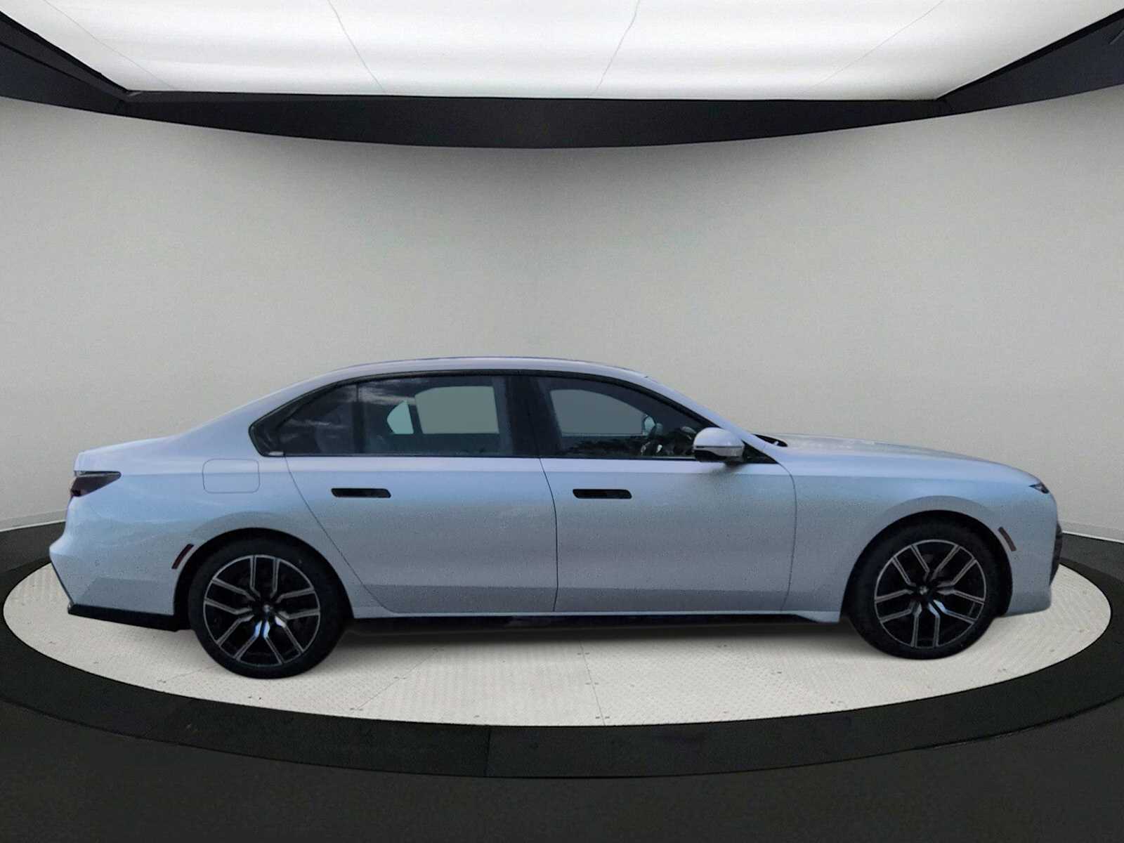 Thumbnail: 2026 BMW i7 - 9
