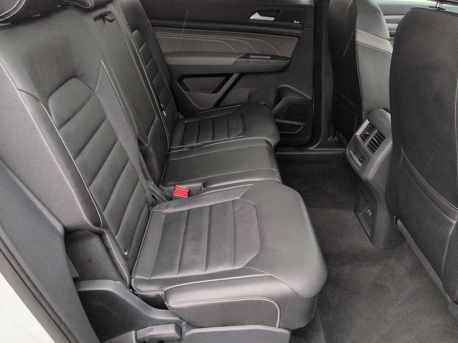 Thumbnail: 2021 Volkswagen Atlas - 22