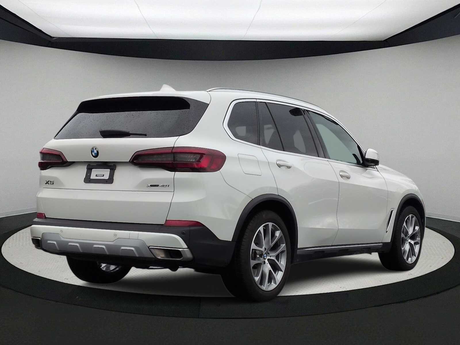 Thumbnail: 2023 BMW X5 - 8