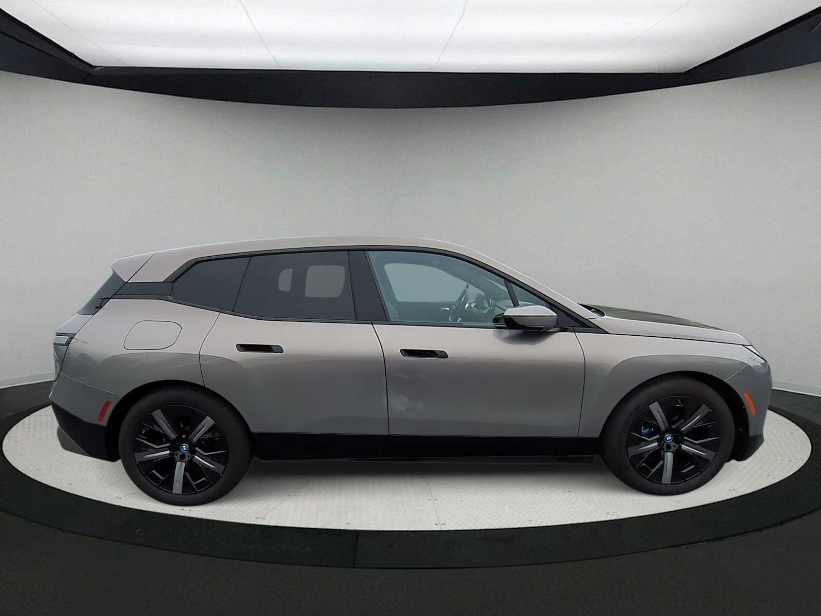 Thumbnail: 2025 BMW iX - 9