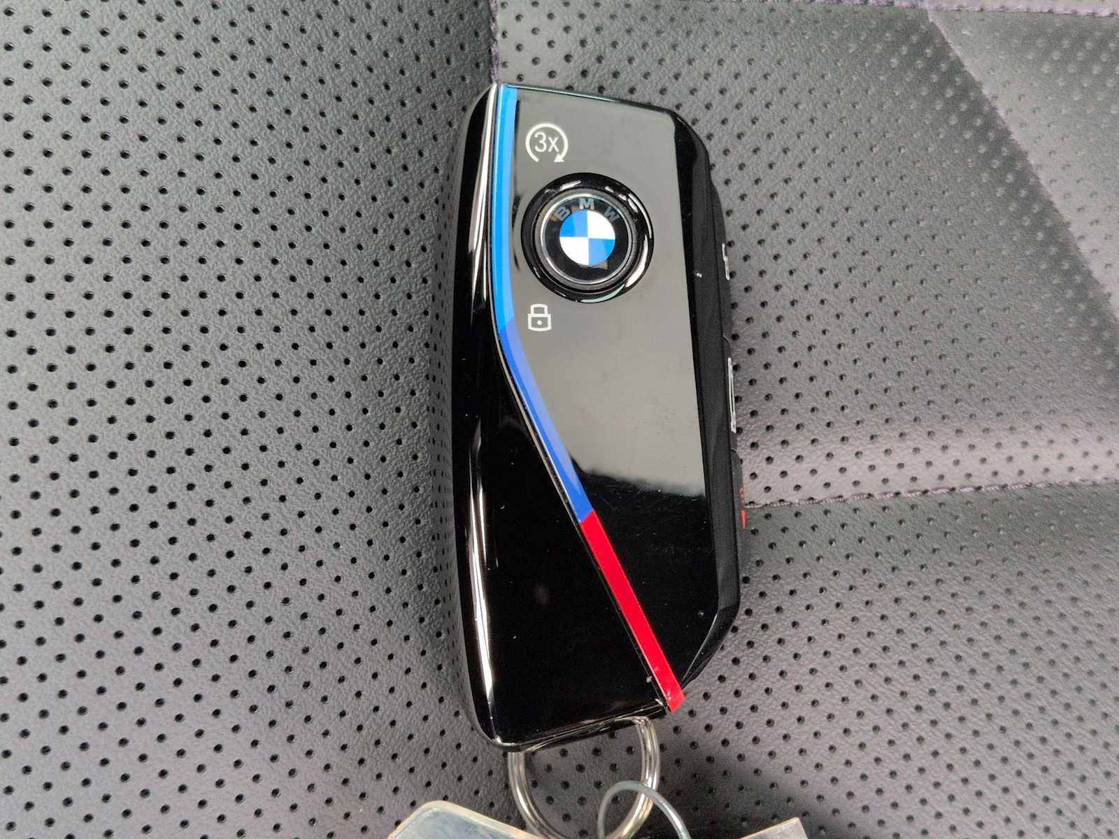 Thumbnail: 2025 BMW i5 - 35