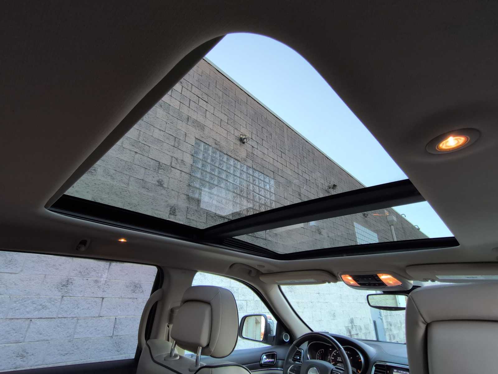 Thumbnail: 2020 Jeep Grand Cherokee - 23