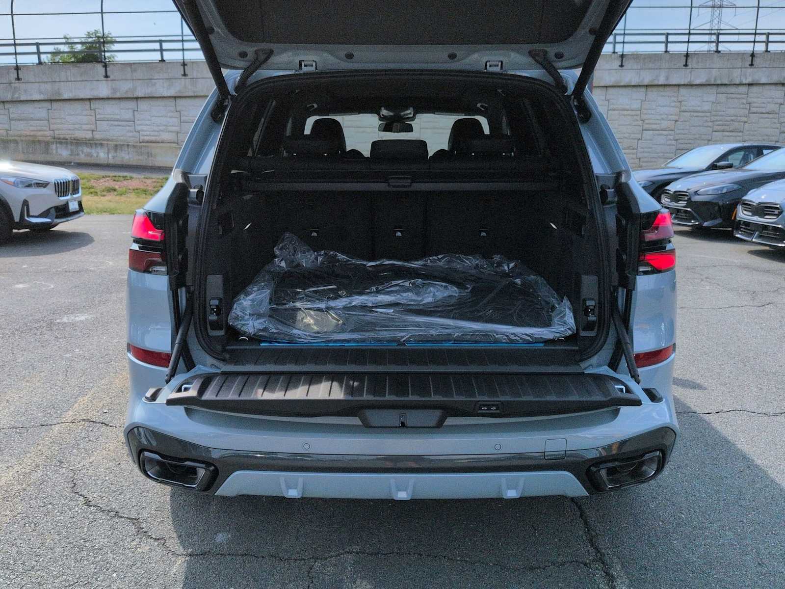 Thumbnail: 2026 BMW X5 - 36
